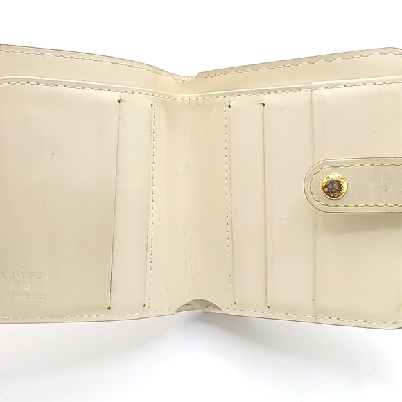 Louis Vuitton - Suhali Leather compact zip wallet - Picture 9 of 16